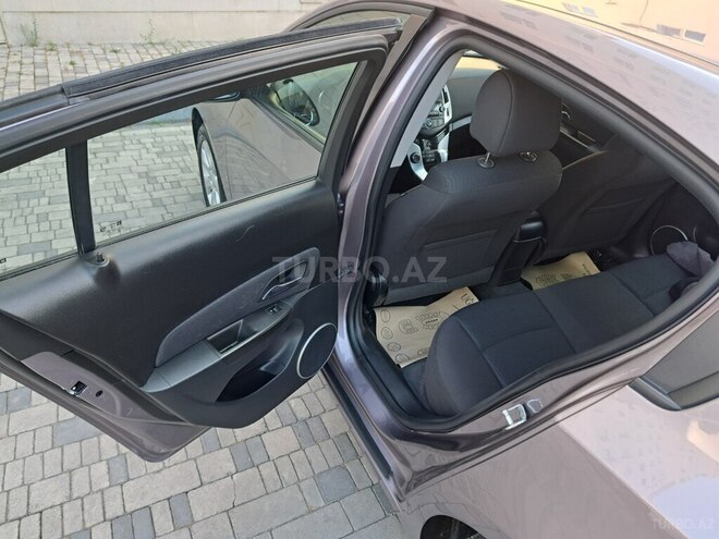 Chevrolet Cruze-15