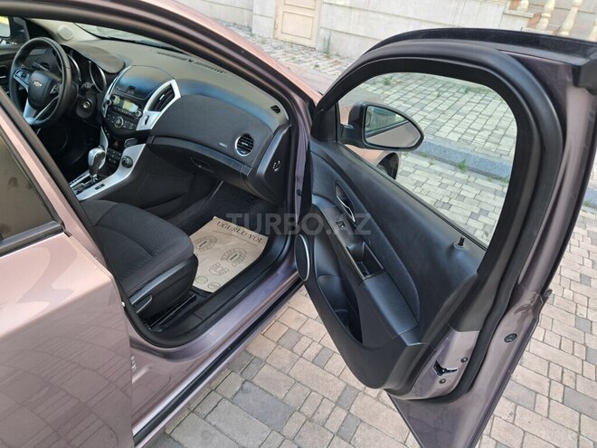 Chevrolet Cruze-17