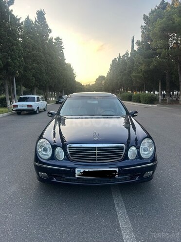 Mercedes E 320-1