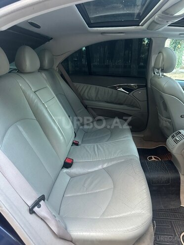 Mercedes E 320-17