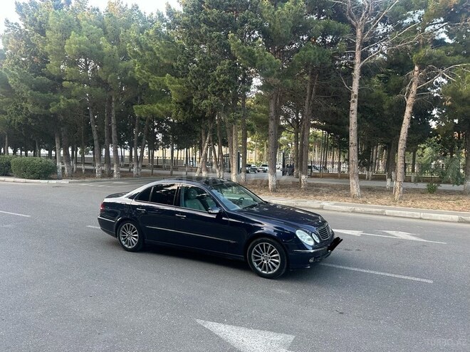 Mercedes E 320-13