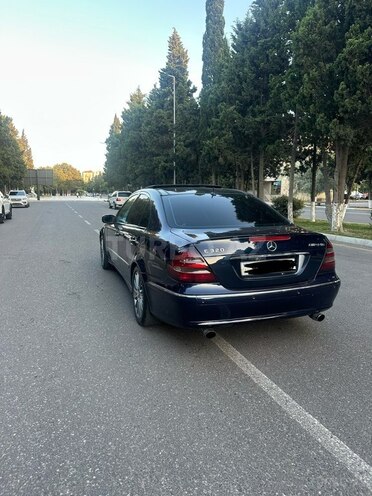 Mercedes E 320-7