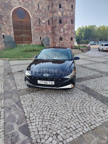 Hyundai Elantra-1