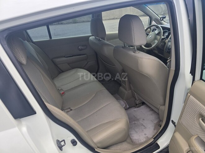 Nissan Tiida-6
