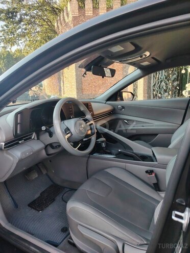Hyundai Elantra-6