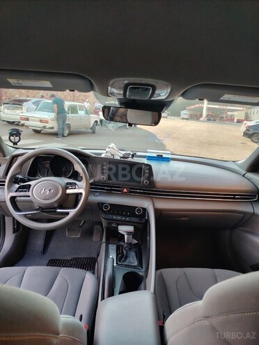Hyundai Elantra-8