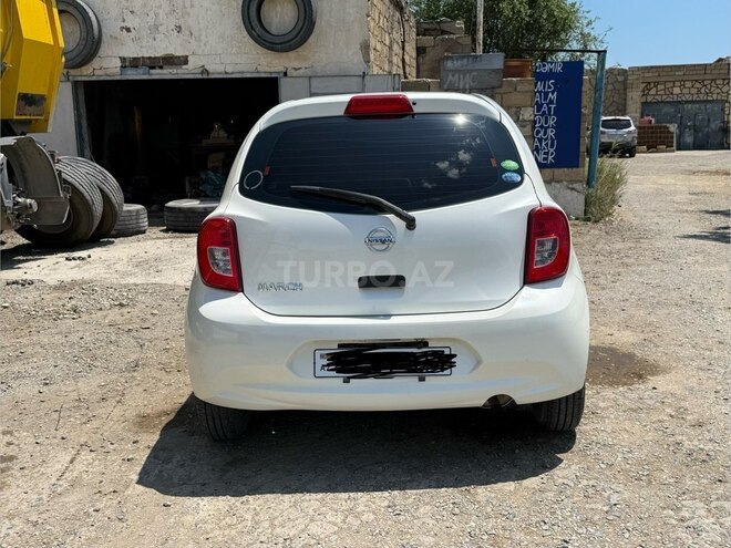 Nissan March-10