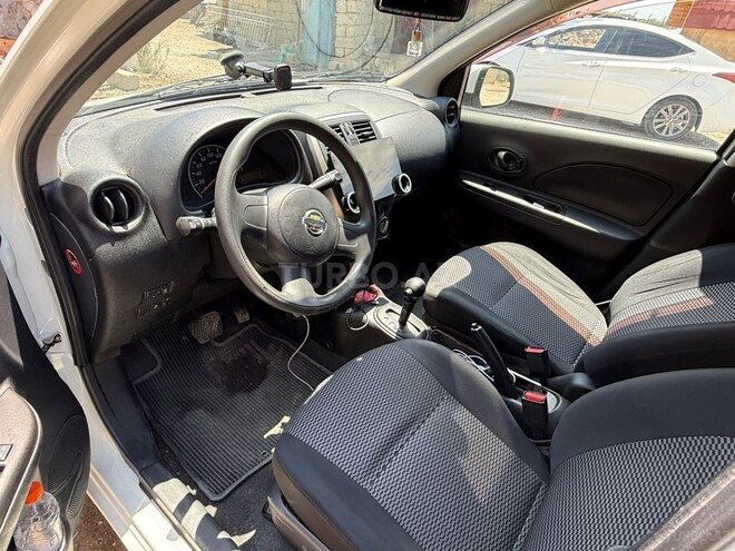 Nissan March-7