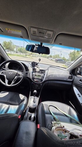 Hyundai Accent-9