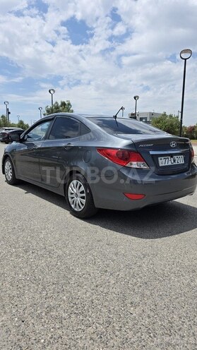 Hyundai Accent-7