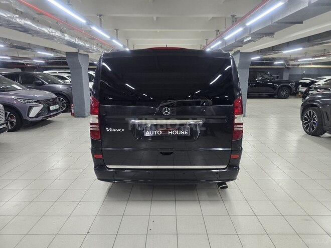 Mercedes Viano-5