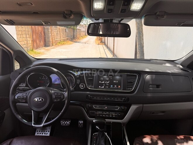 Kia Carnival-3