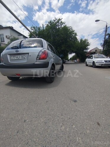Kia Rio-5