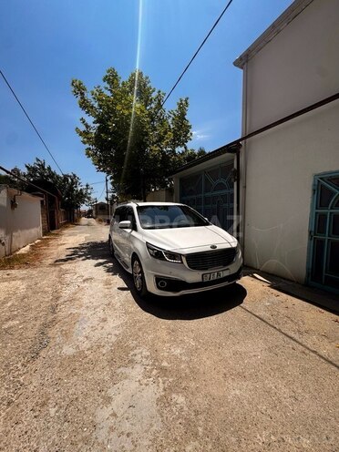 Kia Carnival-4