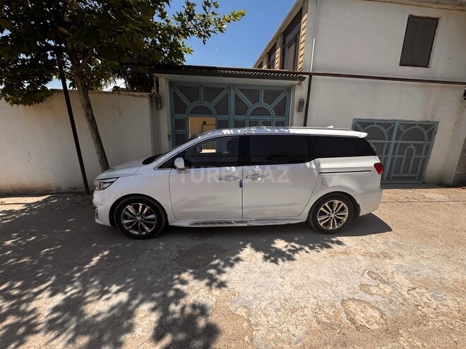 Kia Carnival-11