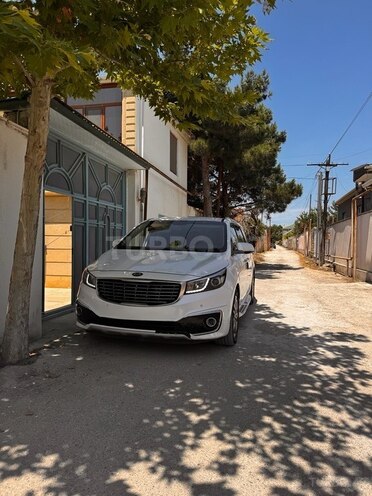 Kia Carnival-10
