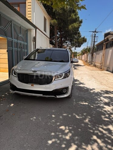 Kia Carnival-12