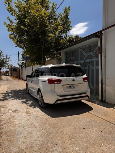 Kia Carnival-7