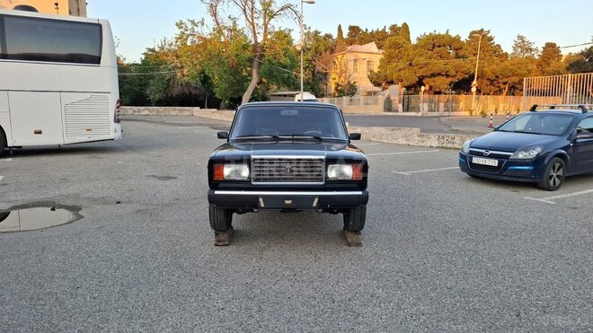 LADA (VAZ) 2107-1