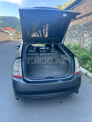 Toyota Prius-6