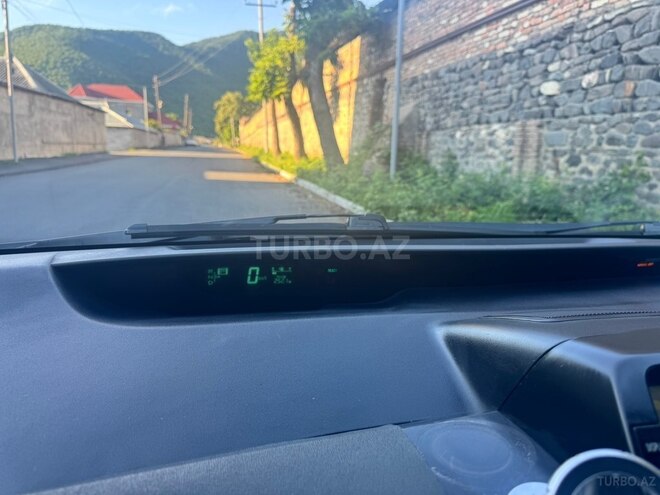 Toyota Prius-10