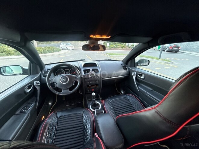 Renault Megane-11