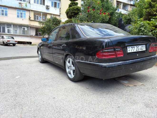 Mercedes E 280 4MATIC-4