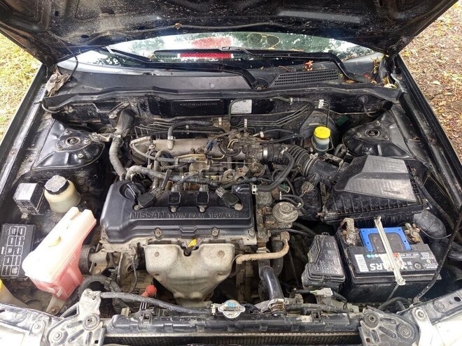 Nissan Sunny-11