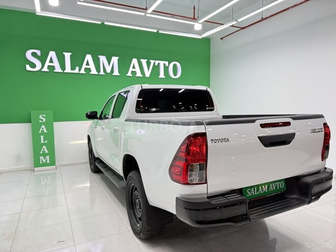 Toyota Hilux-4