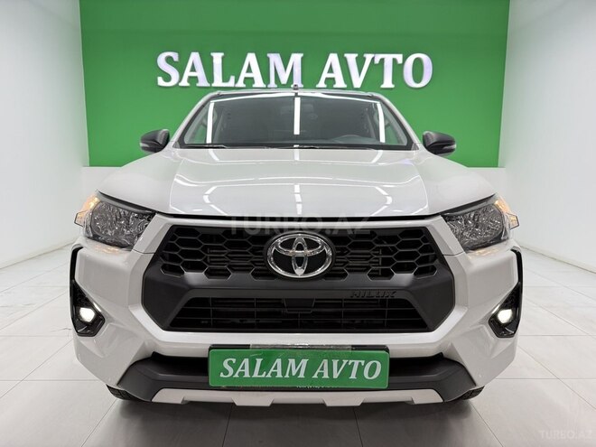 Toyota Hilux-2