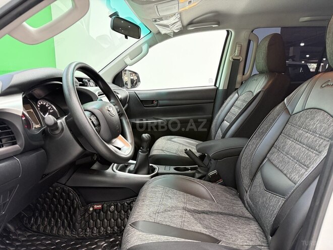 Toyota Hilux-7