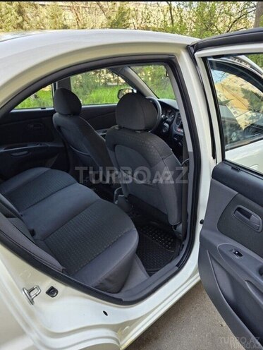 Kia Rio-4