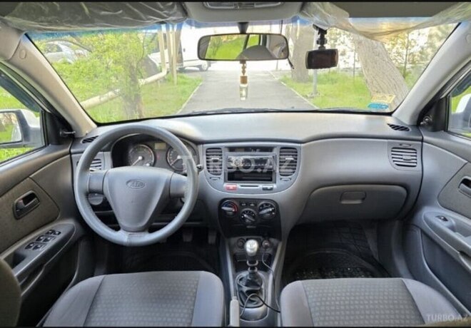 Kia Rio-5