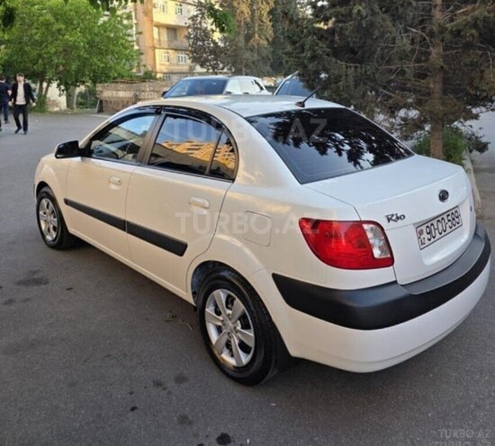 Kia Rio-10