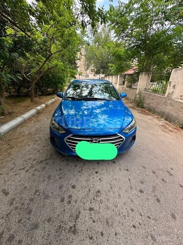 Hyundai Elantra-1