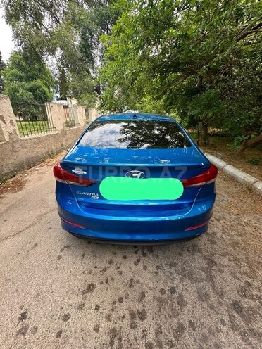 Hyundai Elantra-2