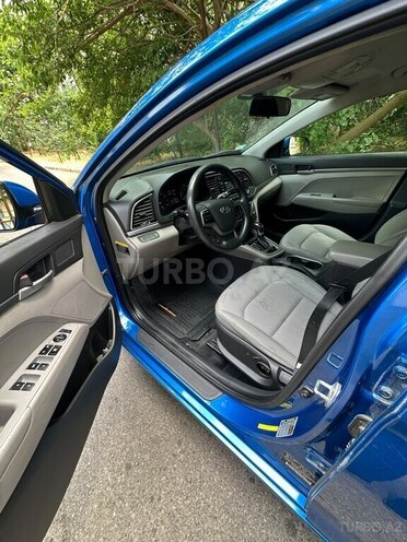 Hyundai Elantra-5