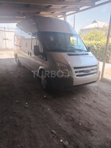 Ford Transit-7