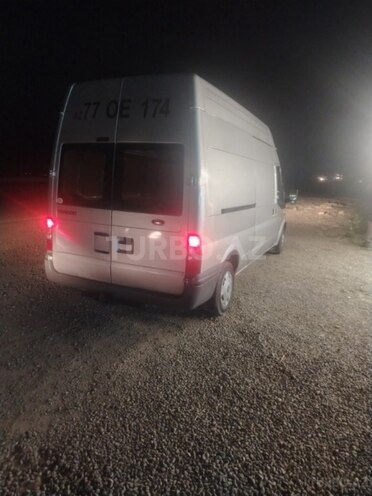 Ford Transit-9