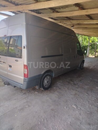 Ford Transit-6