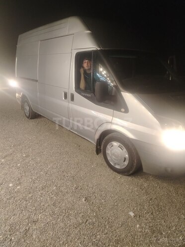 Ford Transit-11