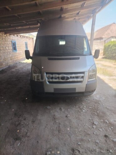 Ford Transit-1