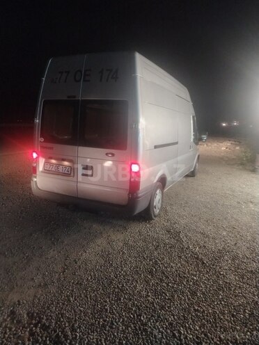 Ford Transit-8
