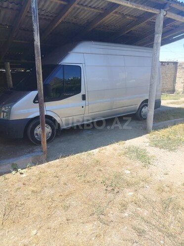 Ford Transit-2