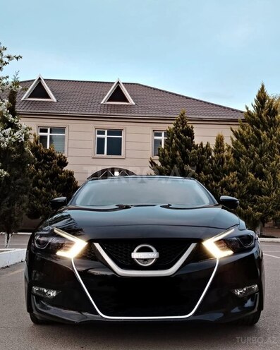 Nissan Maxima-1