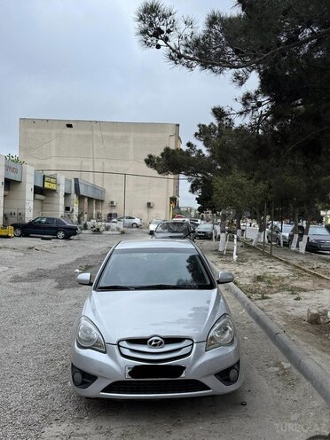 Hyundai Verna-4