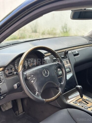 Mercedes E 270-7