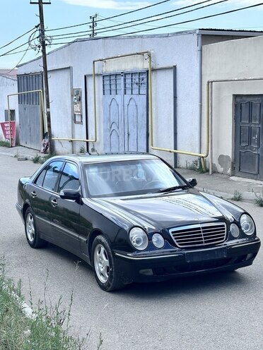 Mercedes E 270-3