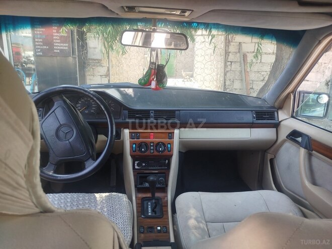 Mercedes 250 D-7
