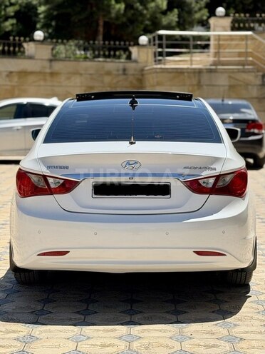 Hyundai Sonata-4